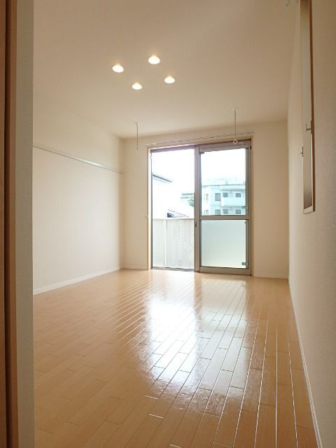 ��ʌ��������܎s��{����ؒ��S���ڂ̃A�p�[�g�̋����E���r���O