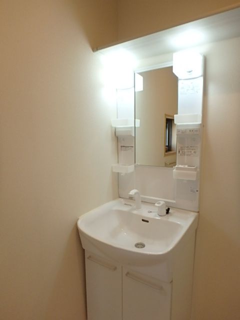 ��ʌ��������܎s��{����ؒ��S���ڂ̃A�p�[�g�̐��ʏ�