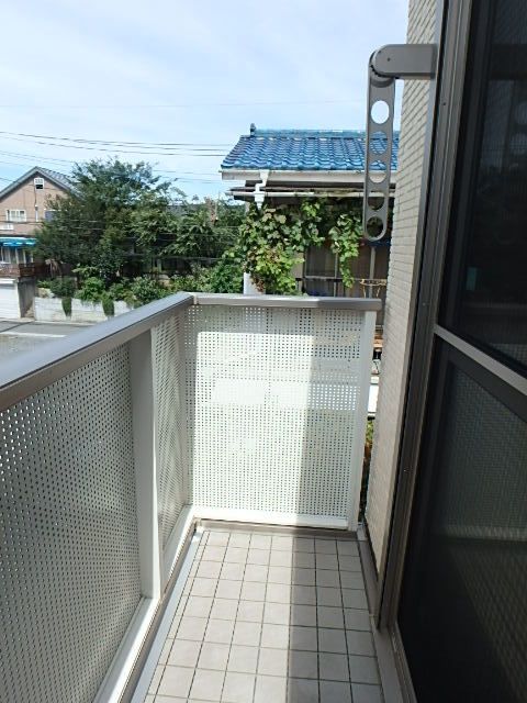 ��ʌ��������܎s��{����ؒ��S���ڂ̃A�p�[�g�̃o���R�j�[