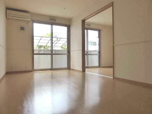 ��ʌ�����s�厚�v���q��V�c�̃A�p�[�g�̂��̑������E�X�y�[�X