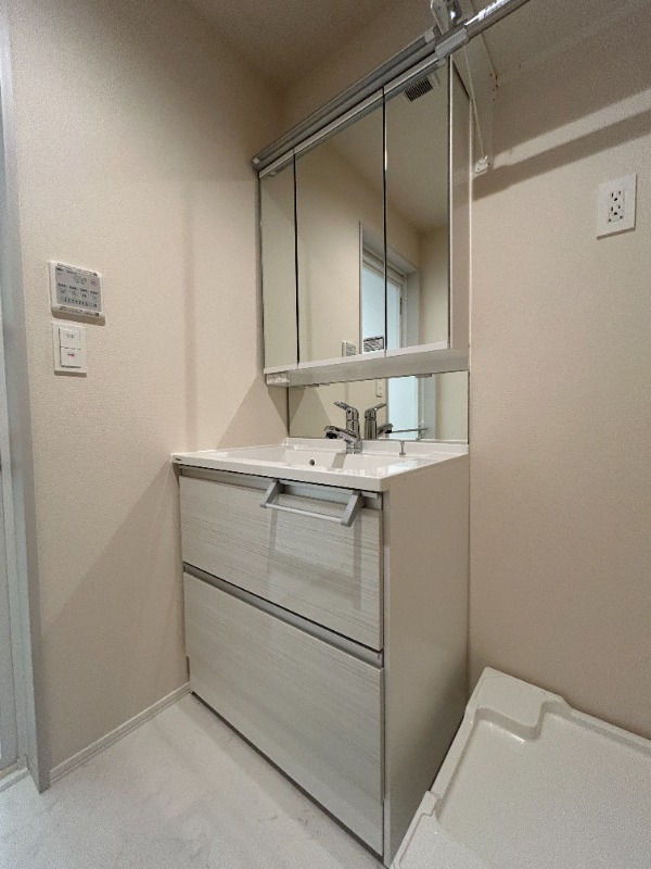 ��ʌ��������܎s�΋�厚�����̃}���V�����̐��ʏ�