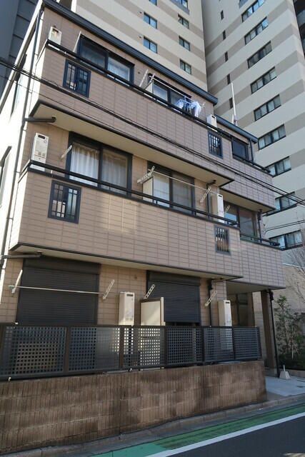 ��ʌ��������܎s�Y�a���ՂX���ڂ̃A�p�[�g�̌����O��