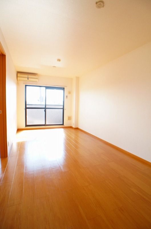 ��ʌ������s���V���ڂ̃}���V�����̋��ԁE���r���O