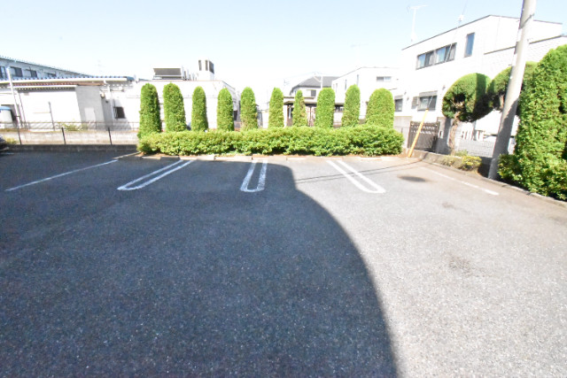 ��ʌ������s���V���ڂ̃}���V�����̒��ԏ�