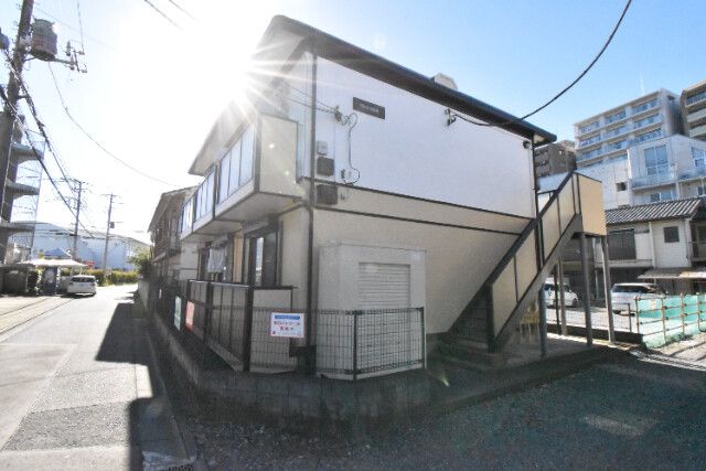 ��ʌ��������܎s�Y�a��j���J�S���ڂ̃A�p�[�g�̌����O��