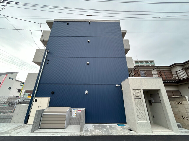 ��ʌ��������܎s��{����ؒ��S����111�̃}���V�����̌����O��