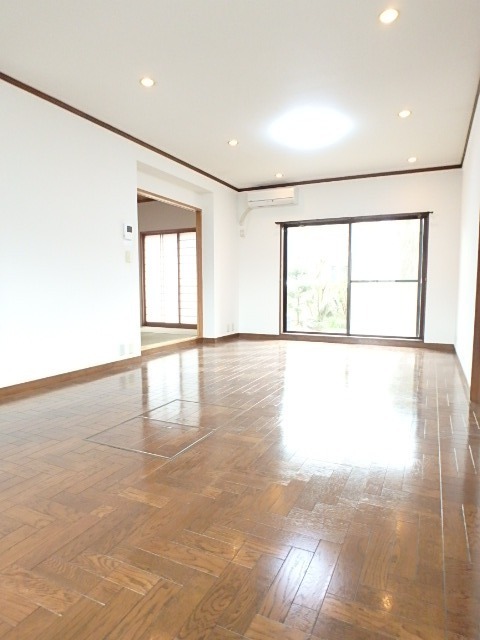 ��ʌ��������܎s�k��{�����̃}���V�����̋��ԁE���r���O