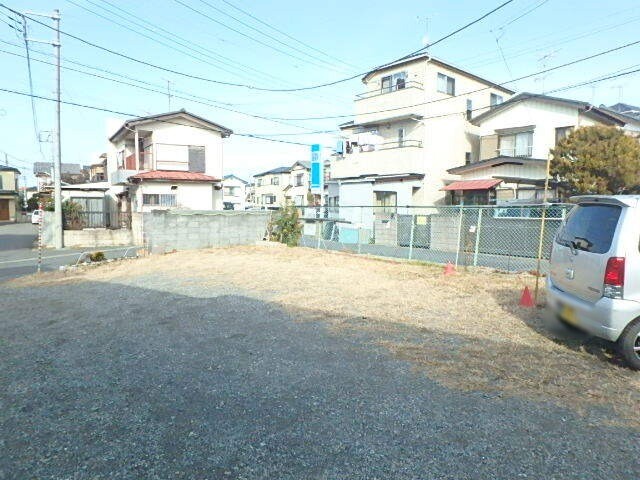 ��ʌ��������܎s����厚���m��̃A�p�[�g�̒��ԏ�