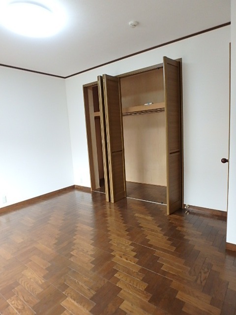 ��ʌ��������܎s�k��{�����̃}���V�����̎��[