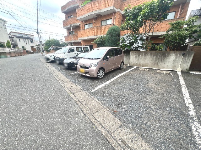 ��ʌ��������܎s�k��{�����̃}���V�����̒��ԏ�