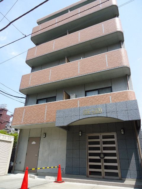 ��ʌ��������܎s��{��{���T����32�̃}���V�����̌����O��