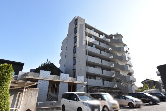 ��ʌ�����s�˒˂R����11-12�̃}���V�����̌����O��