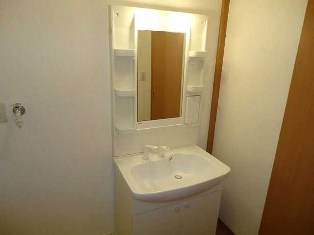 ��ʌ��@�c�s�厚�쓇�̃}���V�����̐��ʏ�