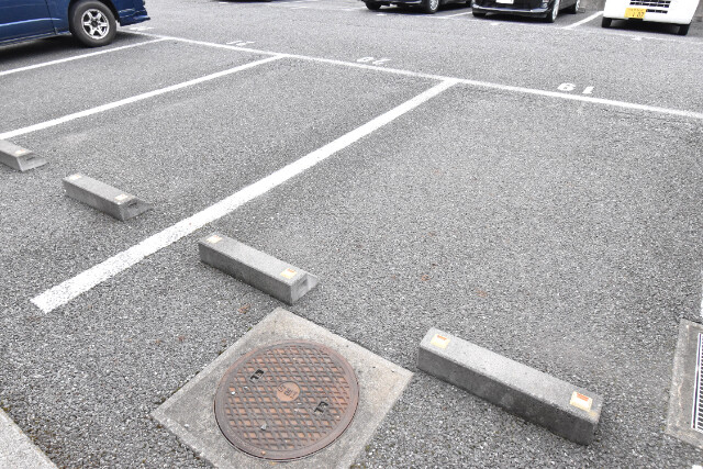 ��ʌ�����s�˒˂R���ڂ̃}���V�����̒��ԏ�