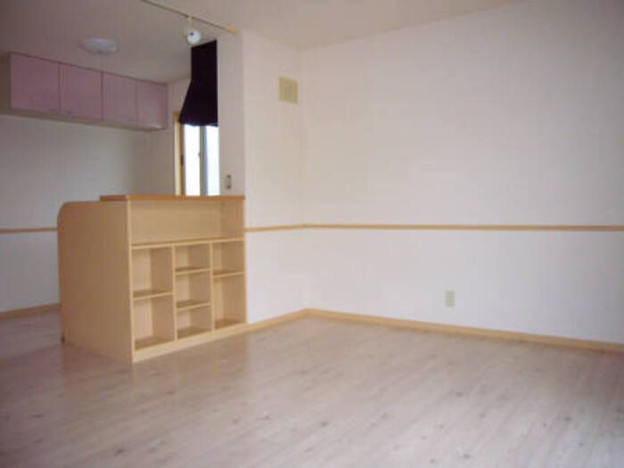 ��ʌ��k�����S�ɓޒ������j�Q���ڂ̃A�p�[�g�̋��ԁE���r���O