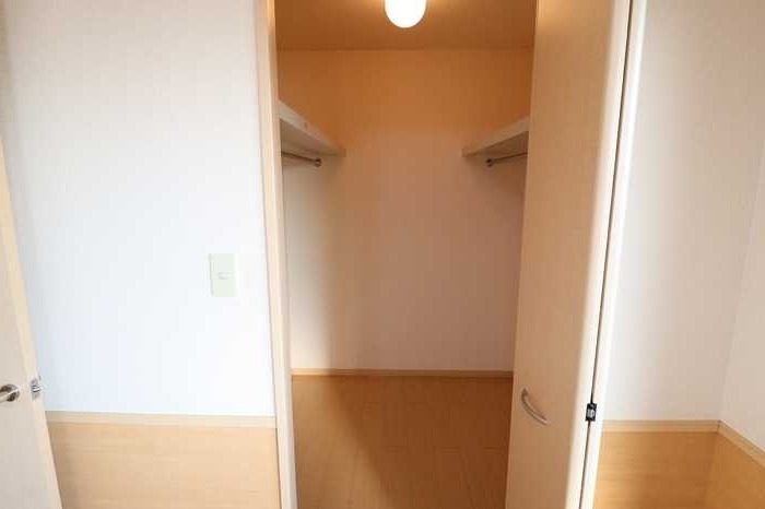 ��ʌ��k�����S�ɓޒ������j�Q���ڂ̃A�p�[�g�̎��[