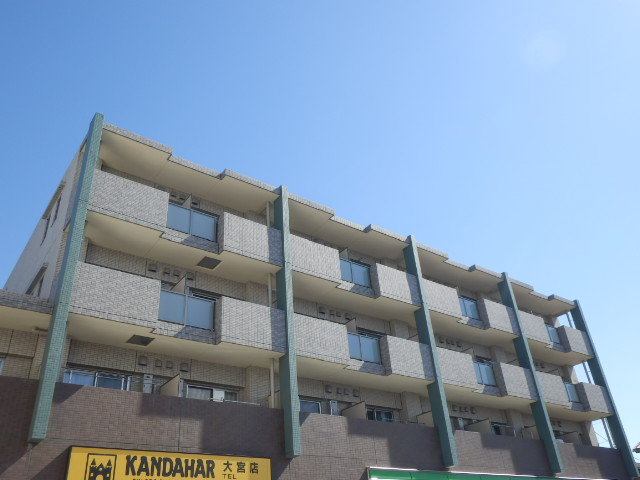 ��ʌ��������܎s��{��听���P����132�̃}���V�����̌����O��