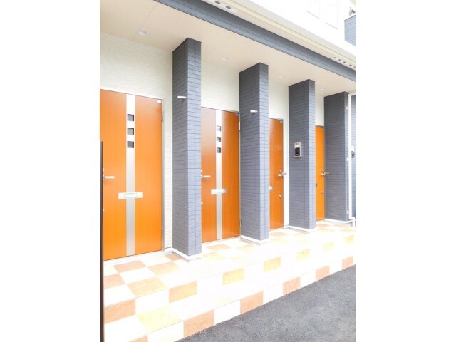 ��ʌ�����s�厚�����̃A�p�[�g�̃G���g�����X