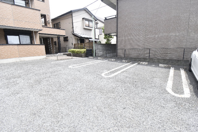 ��ʌ��������܎s��������R���ڂ̃}���V�����̒��ԏ�