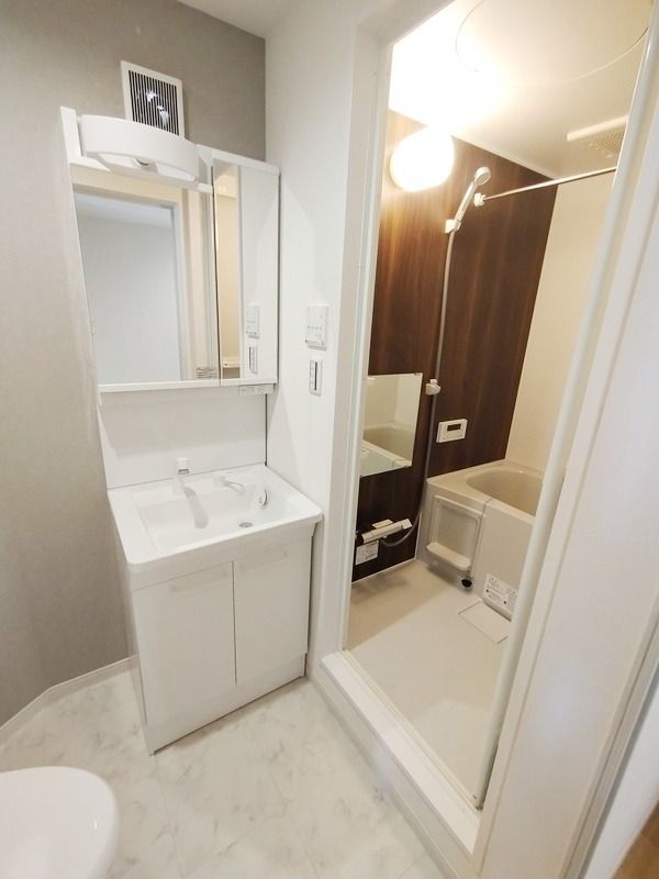 ��ʌ��������܎s������厚���n��̃A�p�[�g�̐��ʏ�