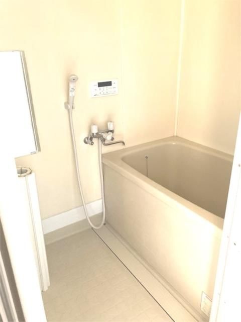 ��ʌ��������܎s��΋���̏o���̃A�p�[�g�̃o�X