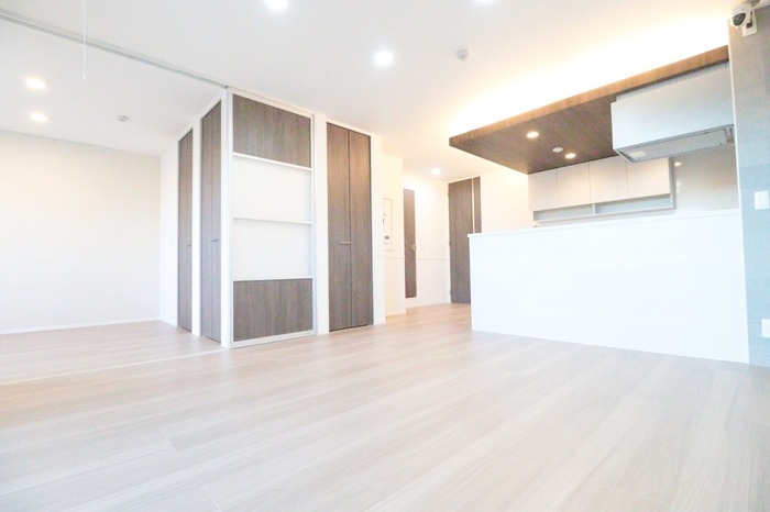 ��ʌ��������܎s��{����ؒ��S���ڂ̃A�p�[�g�̋��ԁE���r���O