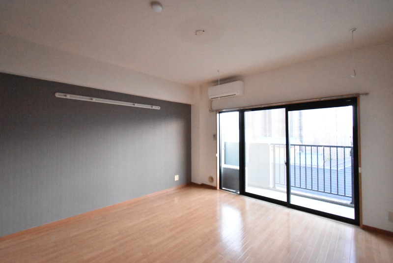 ��ʌ�����s�˒˂P���ڂ̃}���V�����̋����E���r���O