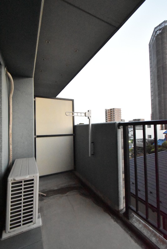 ��ʌ�����s�˒˂P���ڂ̃}���V�����̃o���R�j�[