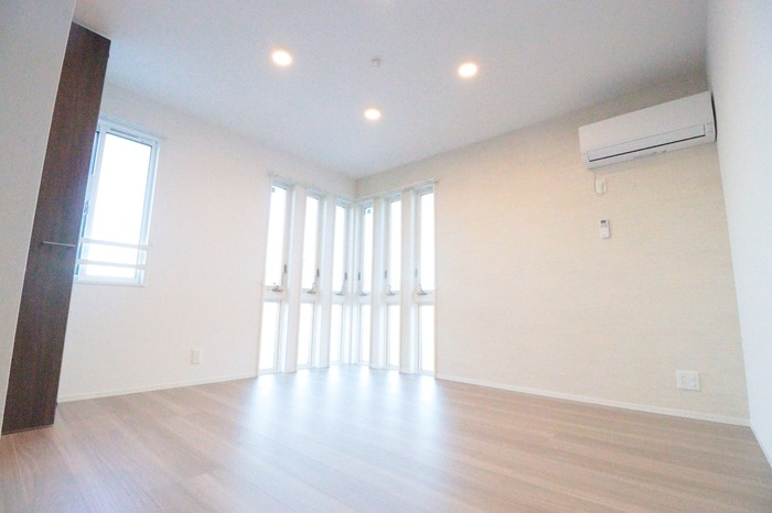 ��ʌ��������܎s��{����ؒ��S���ڂ̃A�p�[�g�̂��̑������E�X�y�[�X