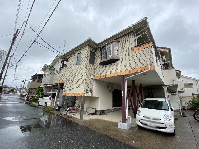 ��ʌ���ˎs�֊ԂP����9-8�̃A�p�[�g�̌����O��