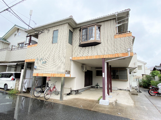 ��ʌ���ˎs�֊ԂP���ڂ̃A�p�[�g�̃G���g�����X