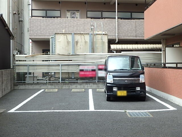 ��ʌ��������܎s�k��{�����Q���ڂ̃}���V�����̒��ԏ�