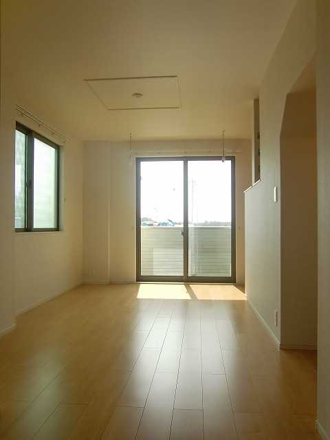 ��ʌ��������܎s��΋�������R���ڂ̃A�p�[�g�̋��ԁE���r���O