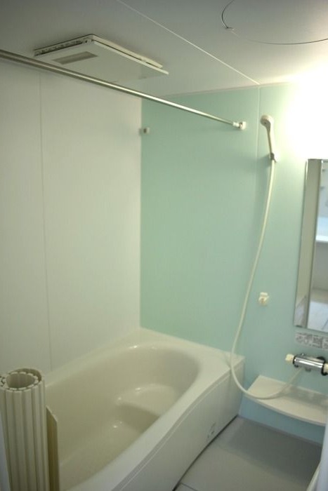 ��ʌ�����s�ђ��̃A�p�[�g�̃o�X