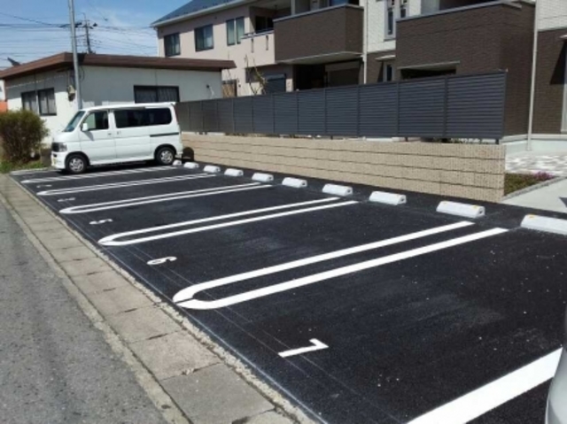 ��ʌ�����s�ђ��̃A�p�[�g�̒��ԏ�