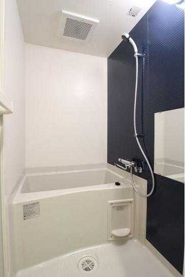 ��ʌ��������܎s��{�擌���Q���ڂ̃}���V�����̃o�X