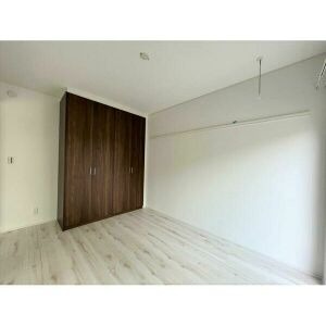 ��ʌ��������܎s�����擌��{�Q���ڂ̃A�p�[�g�̋��ԁE���r���O