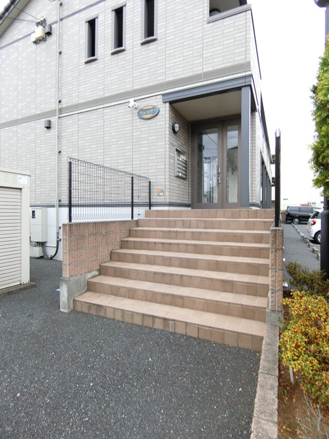 ��ʌ�����s�t���P���ڂ̃A�p�[�g�̃G���g�����X