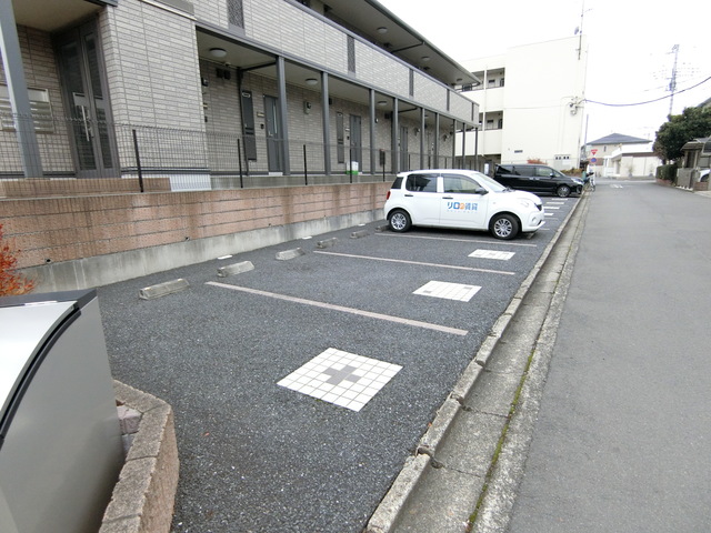 ��ʌ�����s�t���P���ڂ̃A�p�[�g�̒��ԏ�