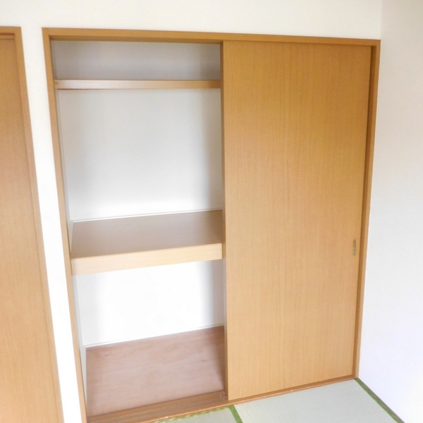 ��ʌ�����s��؂S���ڂ̃A�p�[�g�̎��[