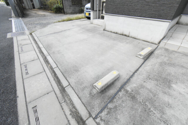 ��ʌ��������܎s������厚�@���̃A�p�[�g�̒��ԏ�