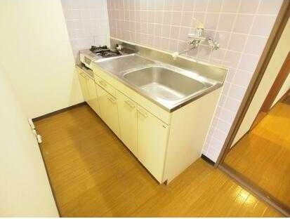 ��ʌ�����s�厚�����̃A�p�[�g�̃L�b�`��