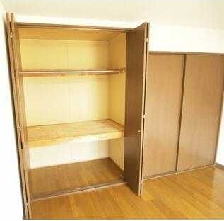 ��ʌ�����s�厚�����̃A�p�[�g�̎��[