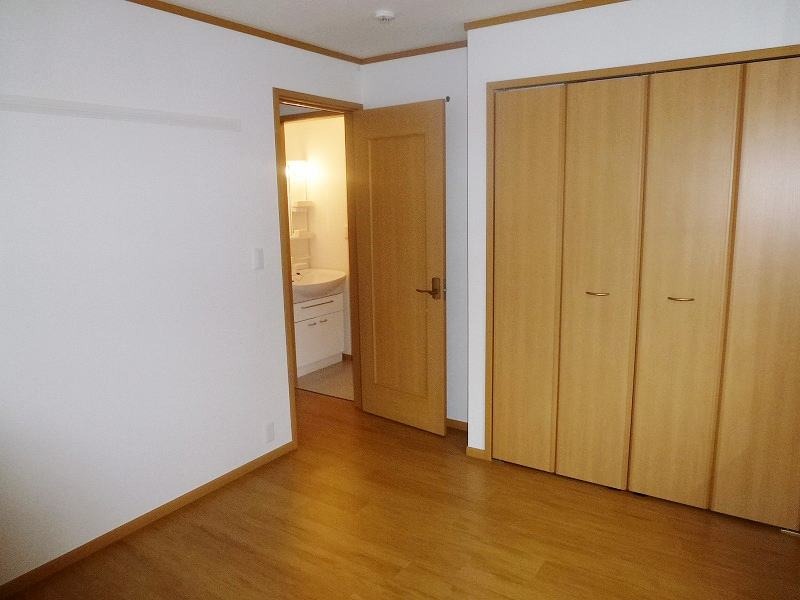 ��ʌ��@�c�s�厚�쓇�̃A�p�[�g�̂��̑������E�X�y�[�X