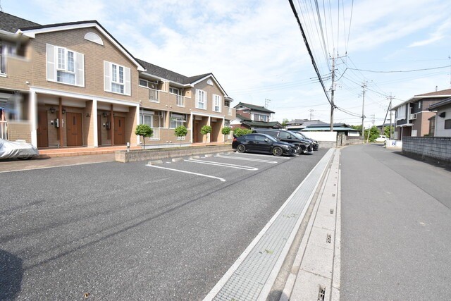 ��ʌ��@�c�s�厚�쓇�̃A�p�[�g�̒��ԏ�