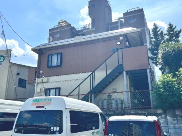 ��ʌ��@�c�s�{���̃A�p�[�g�̌����O��