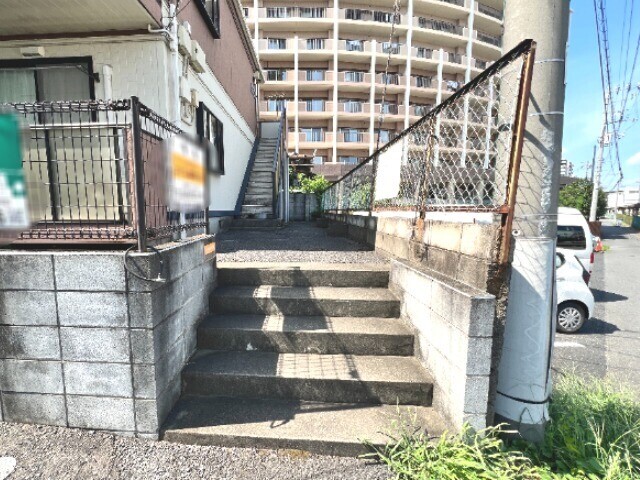 ��ʌ��@�c�s�{���̃A�p�[�g�̃G���g�����X