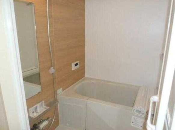 ��ʌ�����s�厚���J��̃A�p�[�g�̃o�X