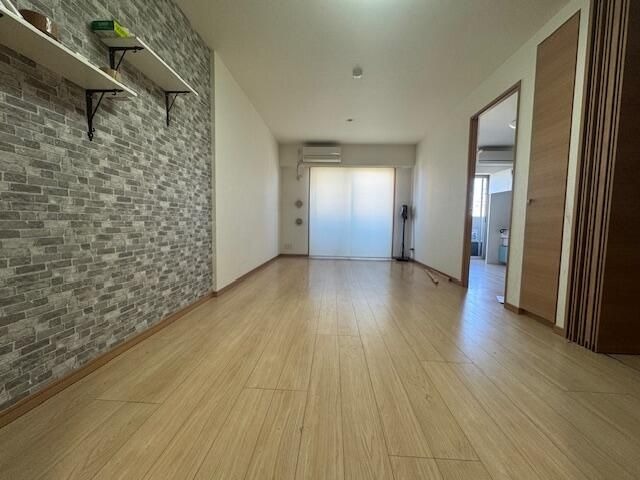 ��ʌ��z�J�s�ԎR�{���̃}���V�����̋��ԁE���r���O