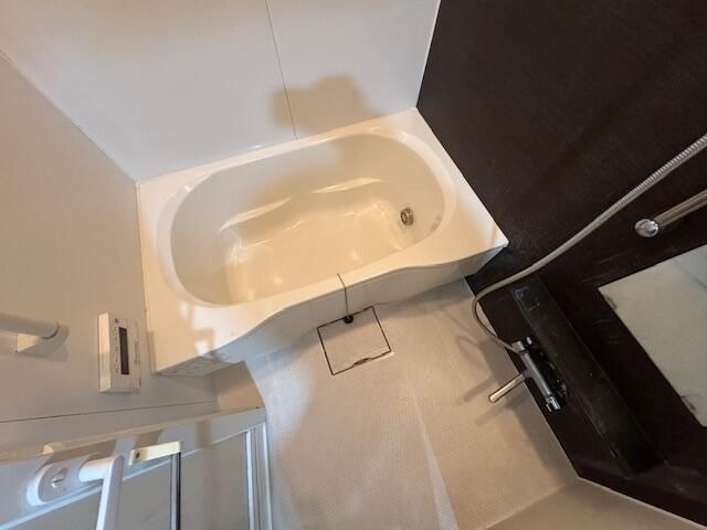 ��ʌ��z�J�s�ԎR�{���̃}���V�����̃o�X